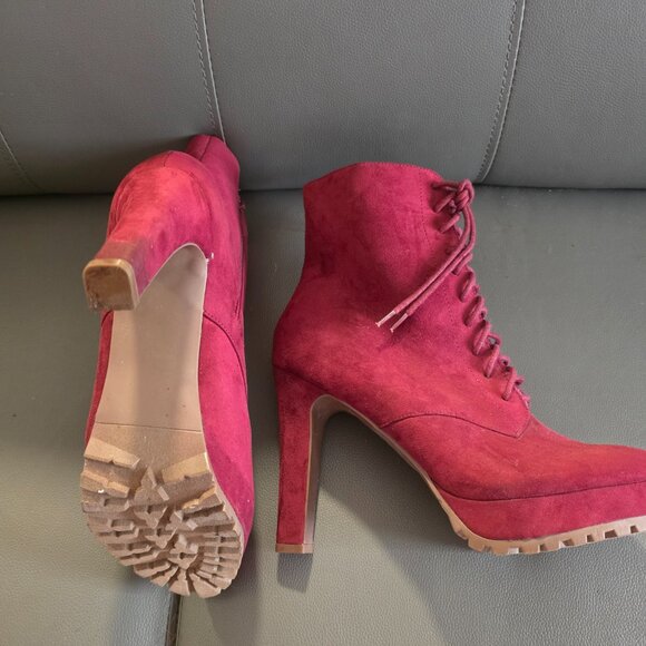 BRAND NEW Burgandy Lace up bootie - Picture 3 of 3